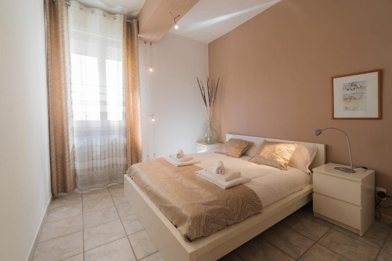 Viale della Repubblica free parking e Wifi 1 minute to Garda Lake - B&B Peschiera del Garda