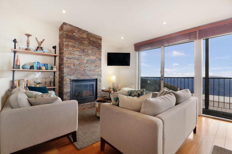 K2 - TWO - B&B Mount Buller