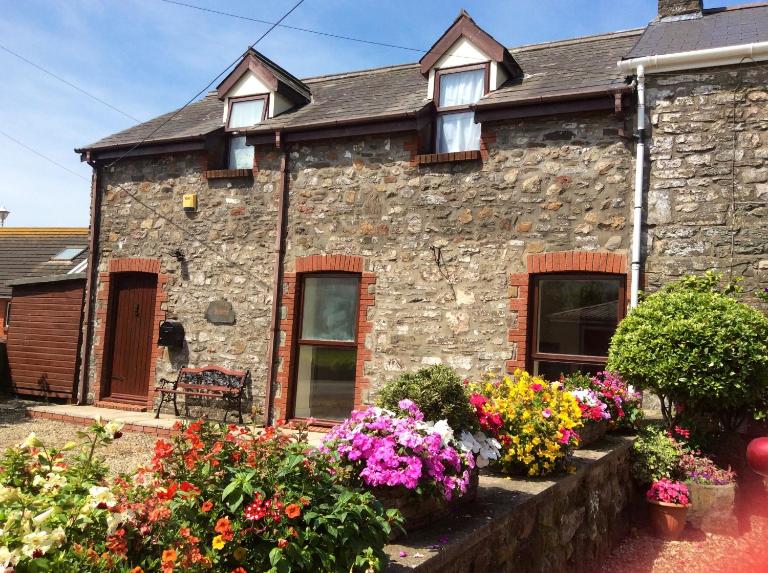Y Buarth - Ferienwohnung Llansaint