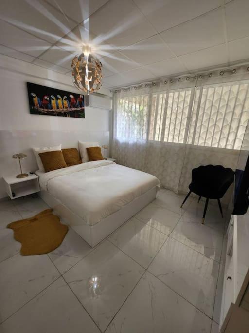 Hello-Guyane, Marina 4, Studio Prestige 5 étoiles - B&B Saint-Laurent-du-Maroni