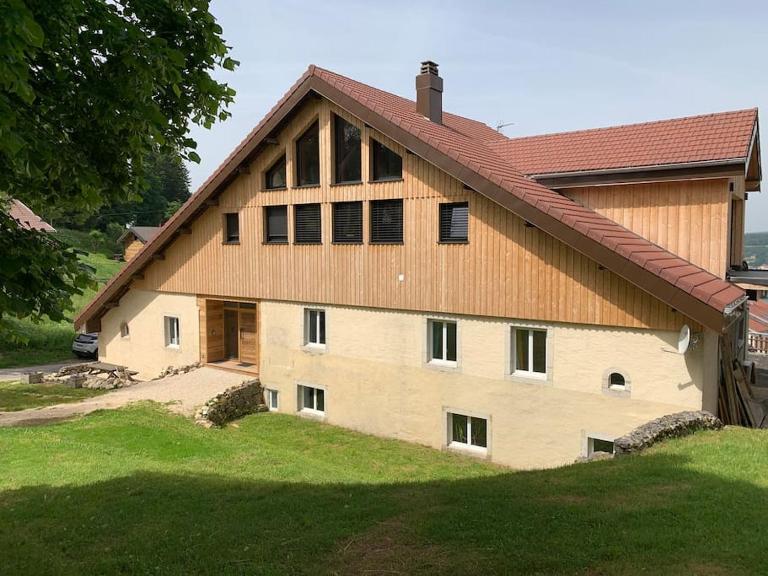 Ancienne ferme comtoise 4 étoiles, 11 personnes Lac St-Point/Mont d'Or - Ferienwohnung Montperreux