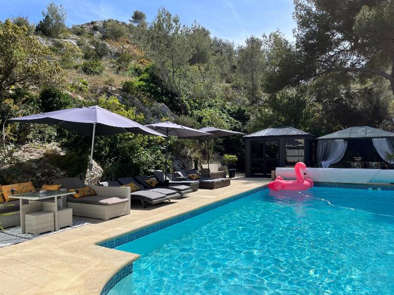 Villa en Provence, Spa & piscine, pour 9 personnes- Gîtes les Estelles - Ferienwohnung Cavaillon