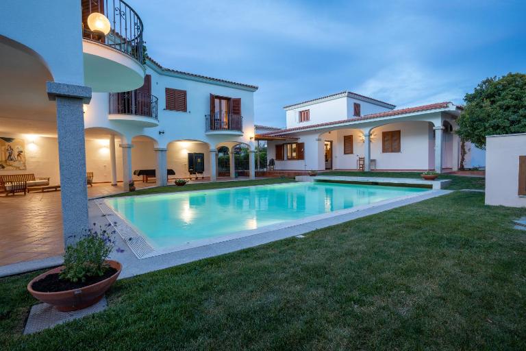Mera House - Ferienwohnung Posada