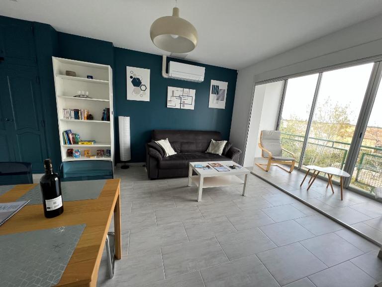 Superbe appartement climatisé, 2 chambres à 200m de la plage - B&B Le Grau-du-Roi