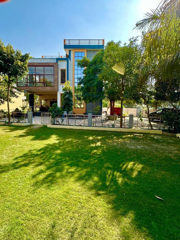 Kaashi Flora (Full Villa - 5 Bedrooms) - B&B Varanasi