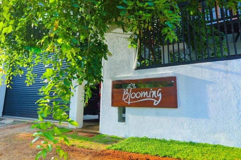 Blooming Holiday Resort - B&B Anuradhapura