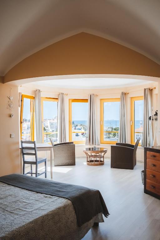 PKSC - Surfers Beach House - B&B Peniche