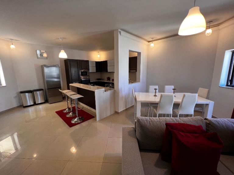 Naxxar Spacious 3-Bedroom Home with Private Roof by Malta Weekend - B&B Naxxar