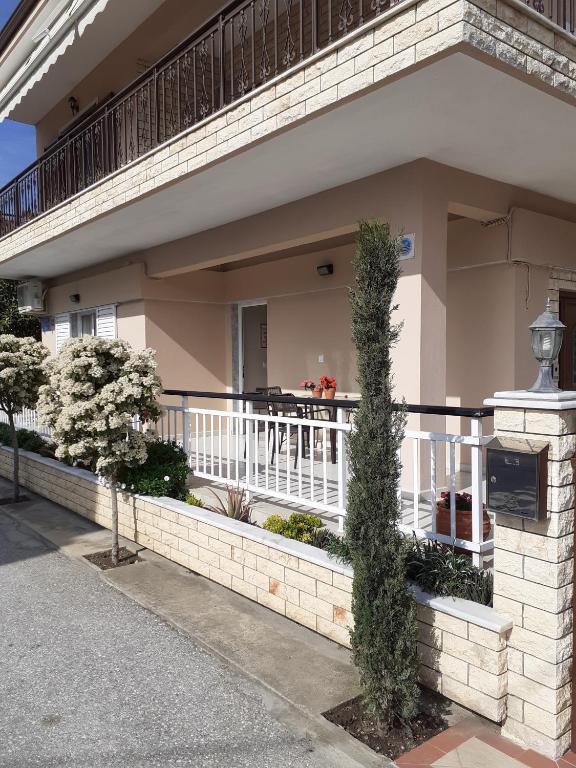 Chrysafis Apartments - Bed and Breakfast Néa Vrasná