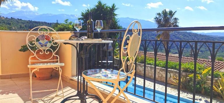 Villa Koumos - Crete Holidays With Pool and Views - B&B Gavalochori