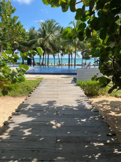 Sandy Shores, Beachfront, Nilaveli - Chambres d'hôtes Trinquemalay