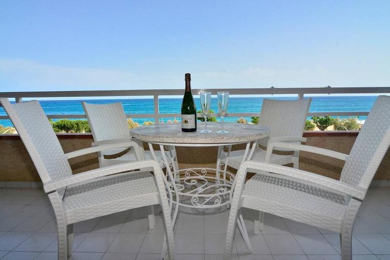 New! Fantastic apartament in front of the sea! - Ferienwohnung Pineda de Mar