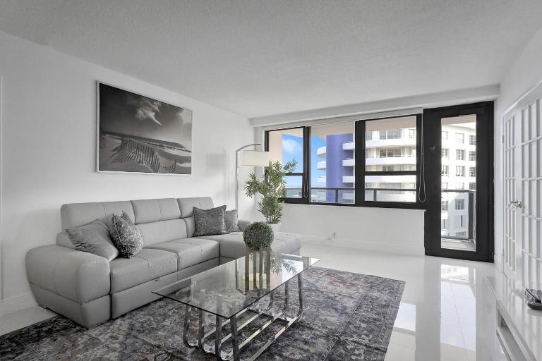 Cozy Beachfront 2 BDR & 2 BA Miami Beach Condo - B&B Miami Beach