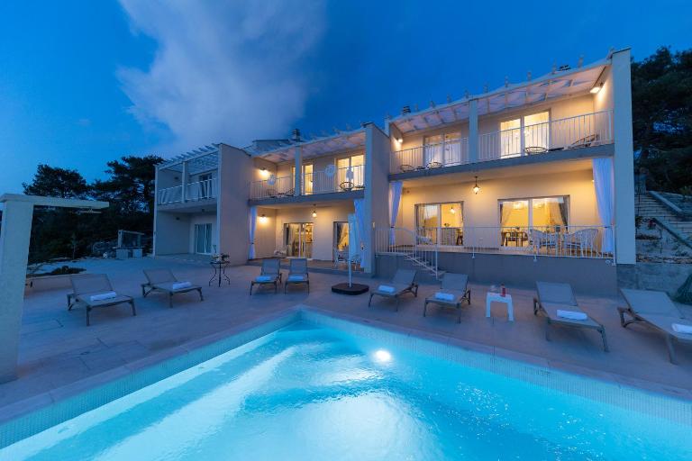 Tilagus holiday villa - Nostromo - B&B Žman