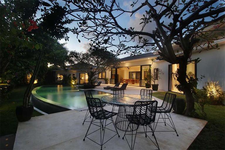 Villa Papaya by Optimum Bali Villas - B&B Canggu