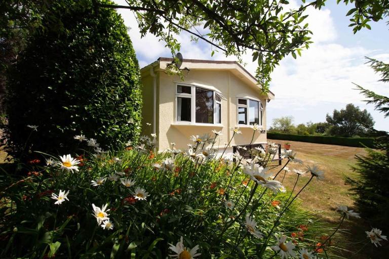 The Little House - Bed and Breakfast Uplyme