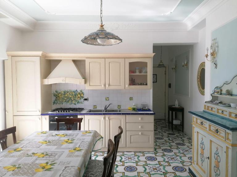 La casa di Rosa (Appartamento con terrazzo panoramico nel Cuore di Sorrento) - Ferienwohnung Sorrent