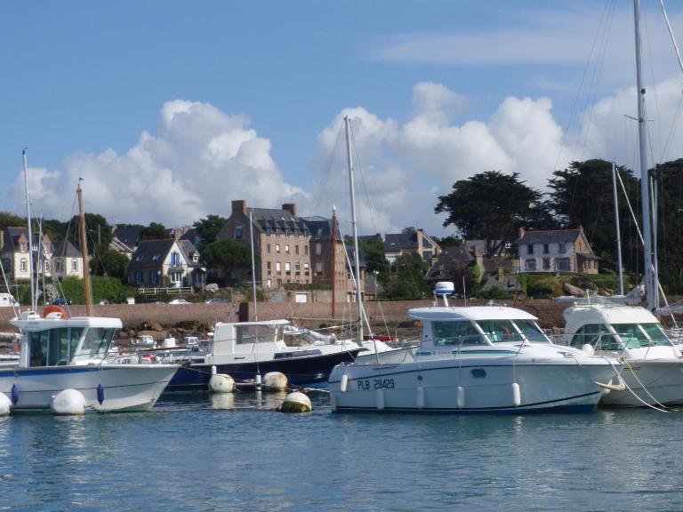 Studio les pieds dans l'eau au port de Ploumanac'h - B&B Perros-Guirec