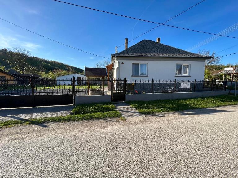 Komáromi Vendégház Erdőhorváti - B&B Erdőhorváti
