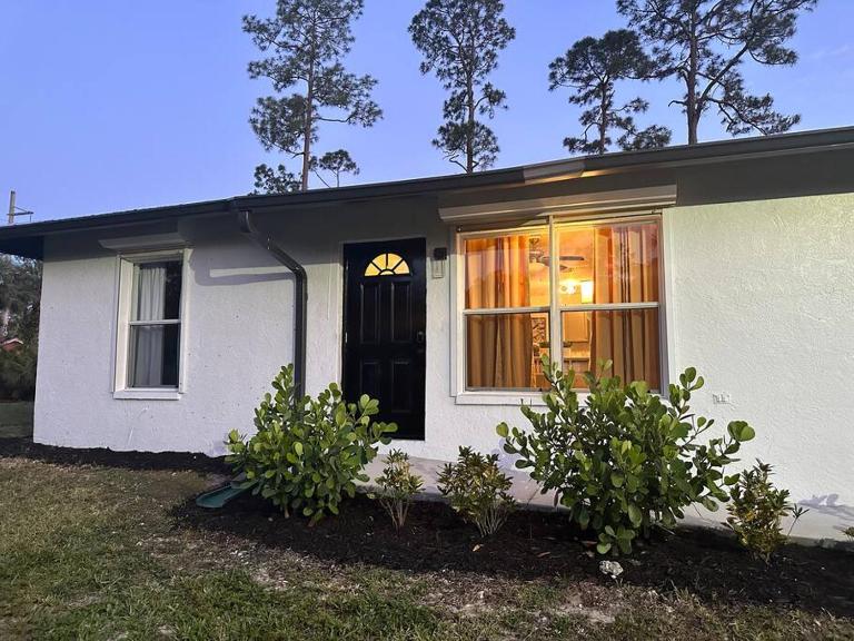 2/1 Naples Hideaway - B&B Naples