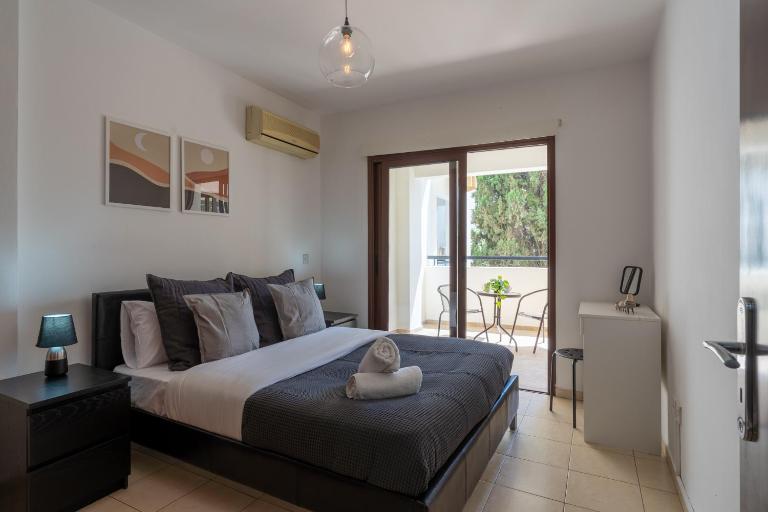Mia 1-Bedroom Apartment in Larnaca - Chambres d'hôtes Larnaca