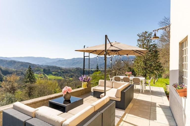 * Farmhouse with views * Walk to everything - Ferienwohnung Barga