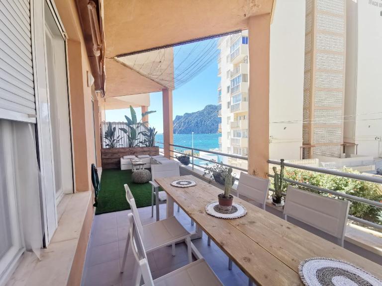 Kayla - AzulenaCalpe - B&B Calpe