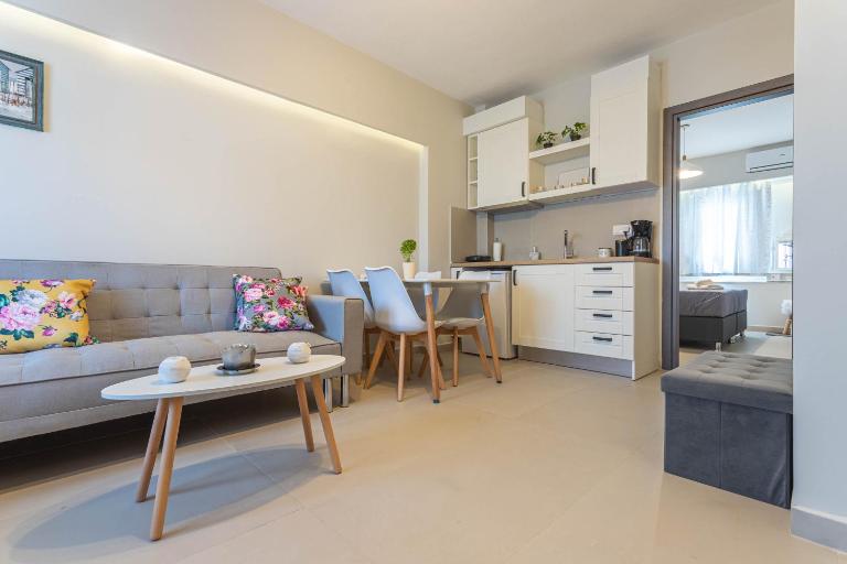 Georgias Apartments Nea Fokea - B&B Nea Fokaia