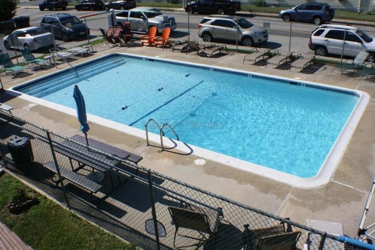 Bayside 1st Floor OC 2 br/1ba pool condo close to Jolly Roger/Convention Center - B&B Ocean City
