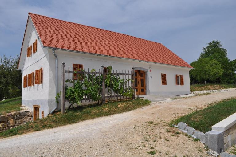 Apartments Koptur - B&B Skocjan