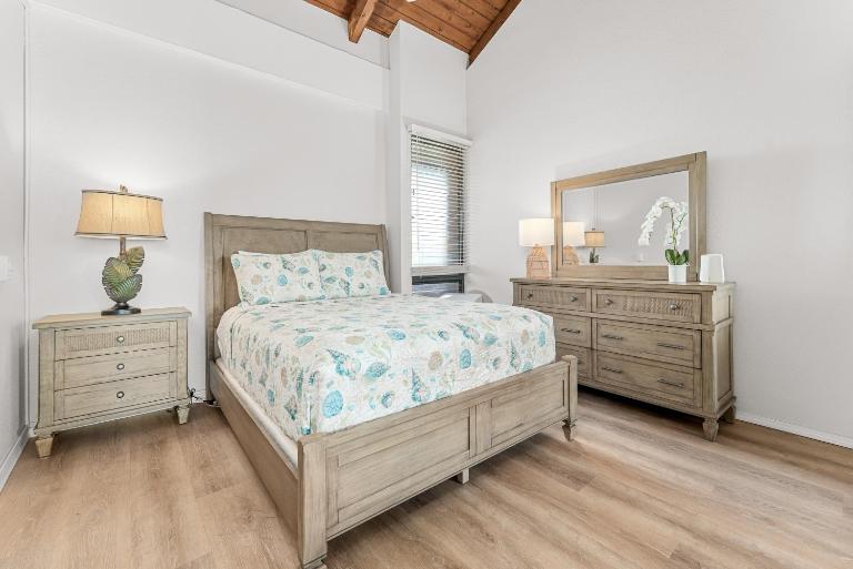 Convenient to downtown Kihei, across famous Charley Young Beach, 3 pool, tennis courts MV3407 - Bed and Breakfast Kīhei