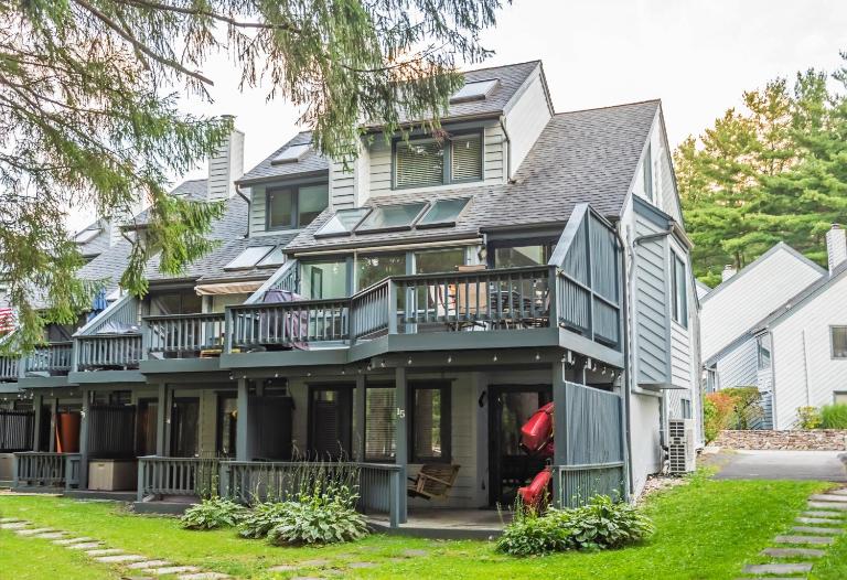 Arrowhead Village 15 - B&B Oakland