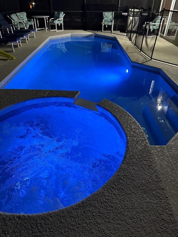 7 Bedroom, 6 bath and pool near Disney in Emerald Island 4 King Master Suites - Ferienwohnung Kissimmee