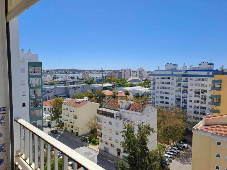 Stunning Views - One bedroom apartment in Portimão - Bed and Breakfast Portimão