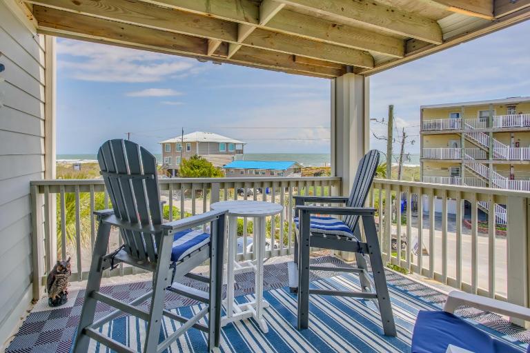 Ocean-View Balcony: Carolina Beach Condo! - Ferienwohnung Carolina Beach