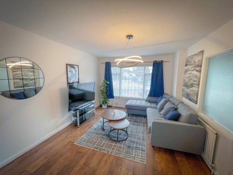 House in Colnbrook near Windsor & Heathrow - Ferienwohnung Colnbrook