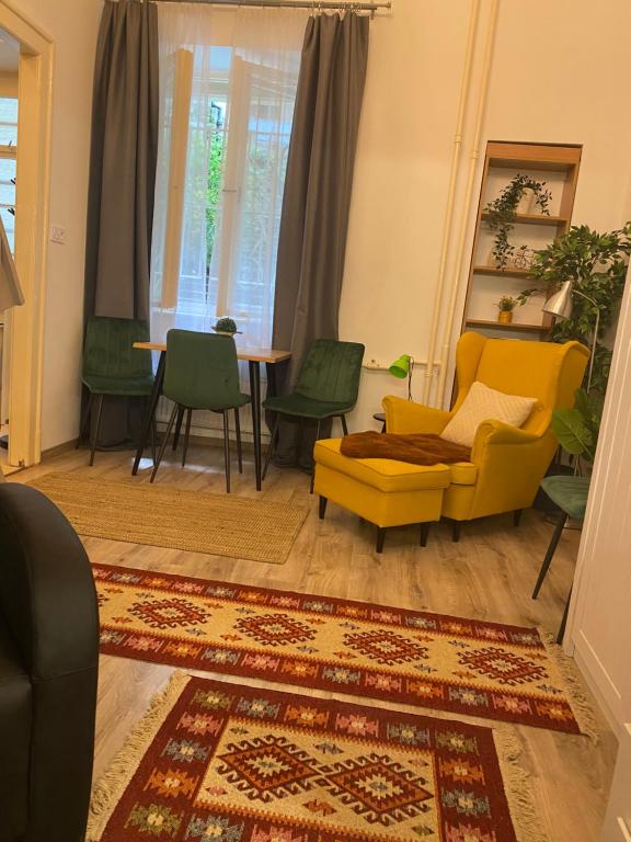 Christina Apartment Near Chain Bridge - B&B Budapest