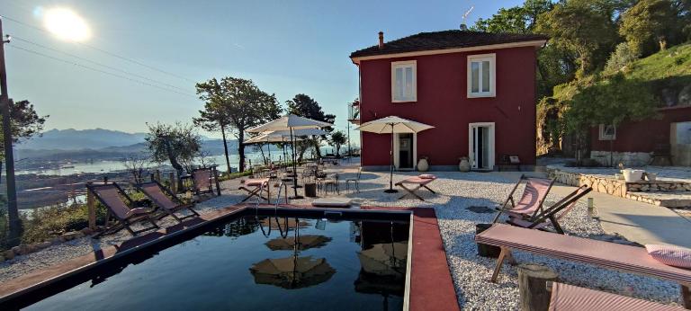 Agriturismo Belvedere 9 - Bed and Breakfast La Spezia
