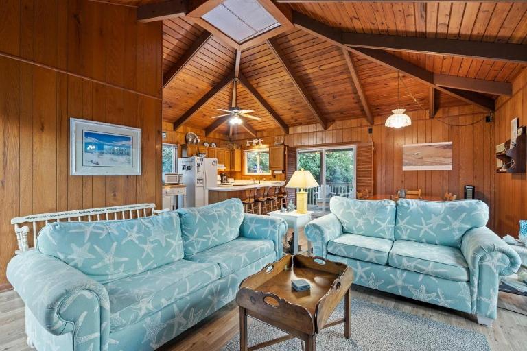Dogwood Treehouse home - B&B Pine Knoll Shores