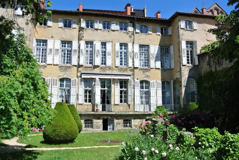 Exceptionnelle Maison d'Artiste & Son Jardin Secret au pied de la Cathédrale - B&B Le Puy-en-Velay