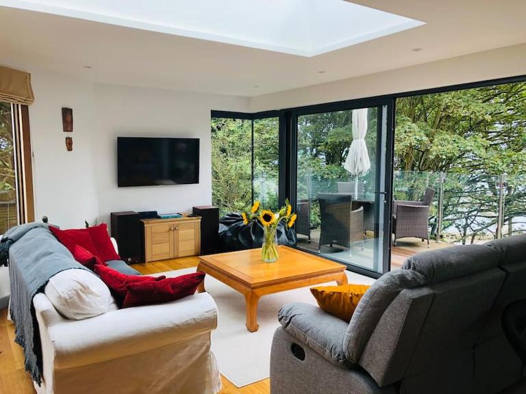 Sea Cliff View Designer Home - B&B Lyme Regis