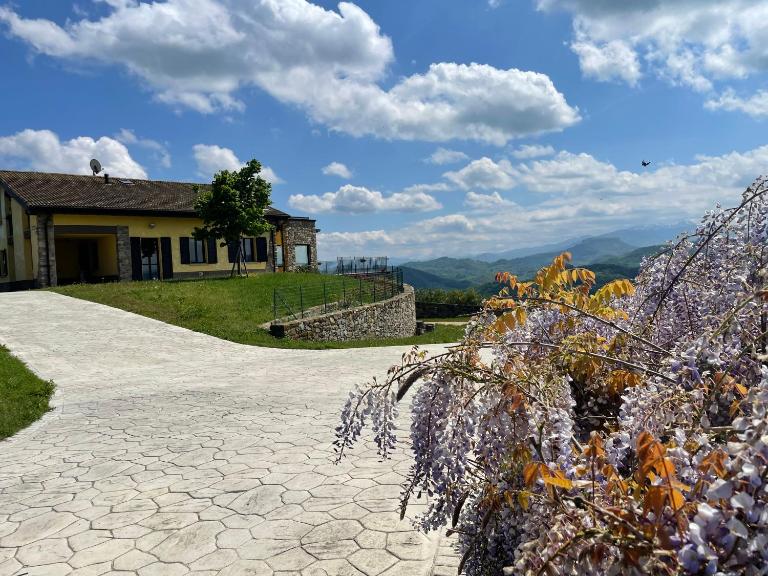Villa Cavalieri in Vedriano - B&B Roncovetro