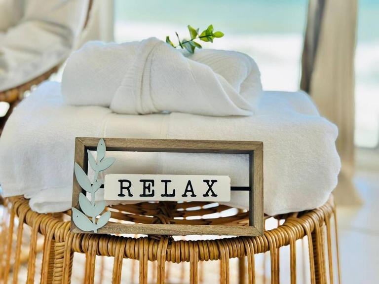 Relax and Retreat at BellaView603 - Comfortable Oceanfront Condo - B&B Daytona Beach