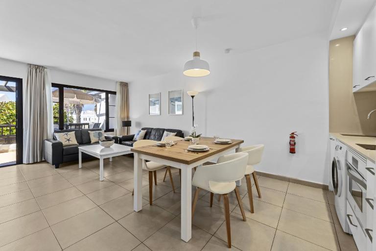 Casahost Bastian Boutique II Seaview - Bed and Breakfast Costa Teguise