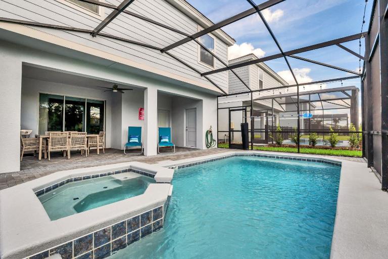 Private Pool Villa wPool Table, On-Site WaterPark - B&B Davenport