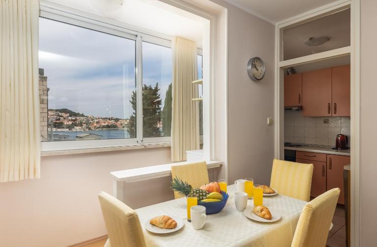Adriatic Charm: Coastal Heaven of Dubrovnik - B&B Dubrovnik