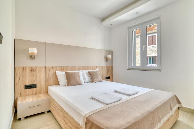 Symphony Apartments Street View - Ferienwohnung Petrovac na Moru