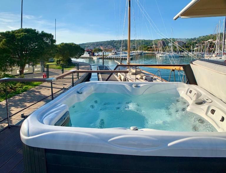 BellaVista HouseBoat Apartment Portorose - B&B Portorož