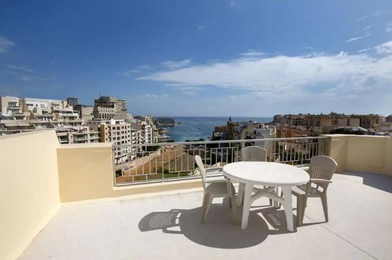 Seaview Penthouse Balluta Bay VC - B&B San Julián