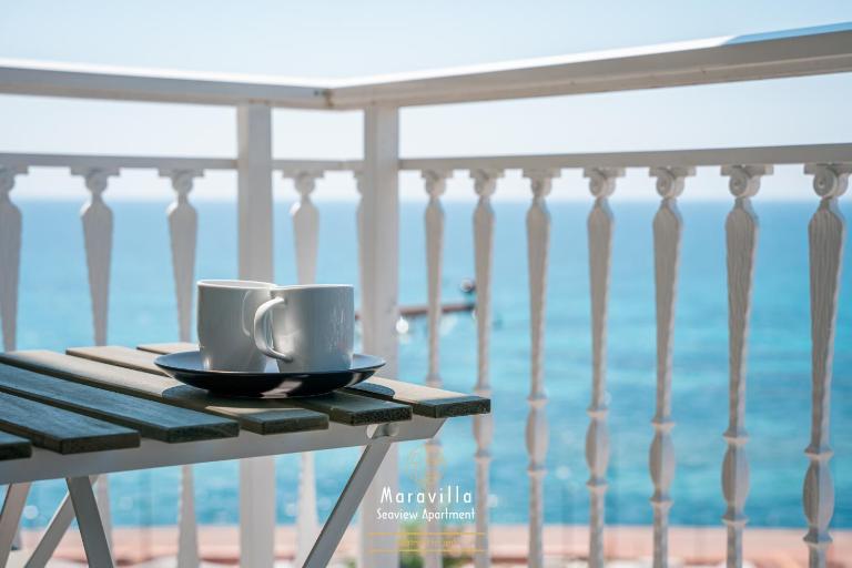 Maravilla Seaview Apartment - B&B Néa Moudhaniá